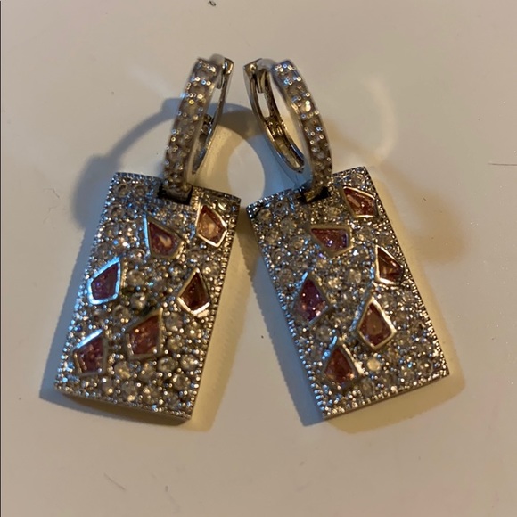 Earring - Picture 2 of 3